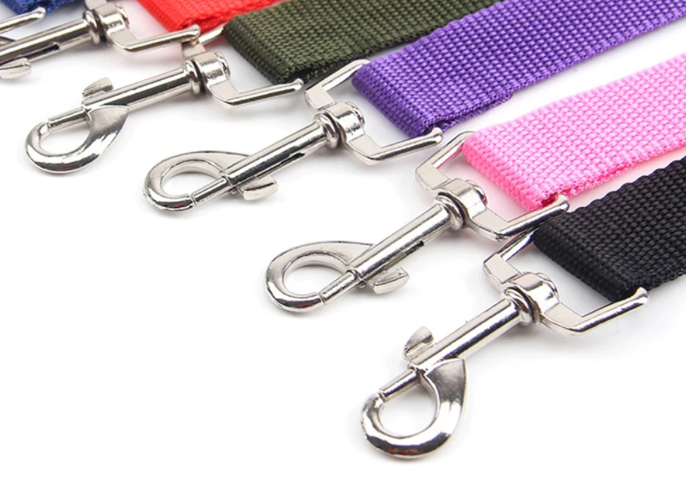 Metal clips on adjustable pet car seat belt